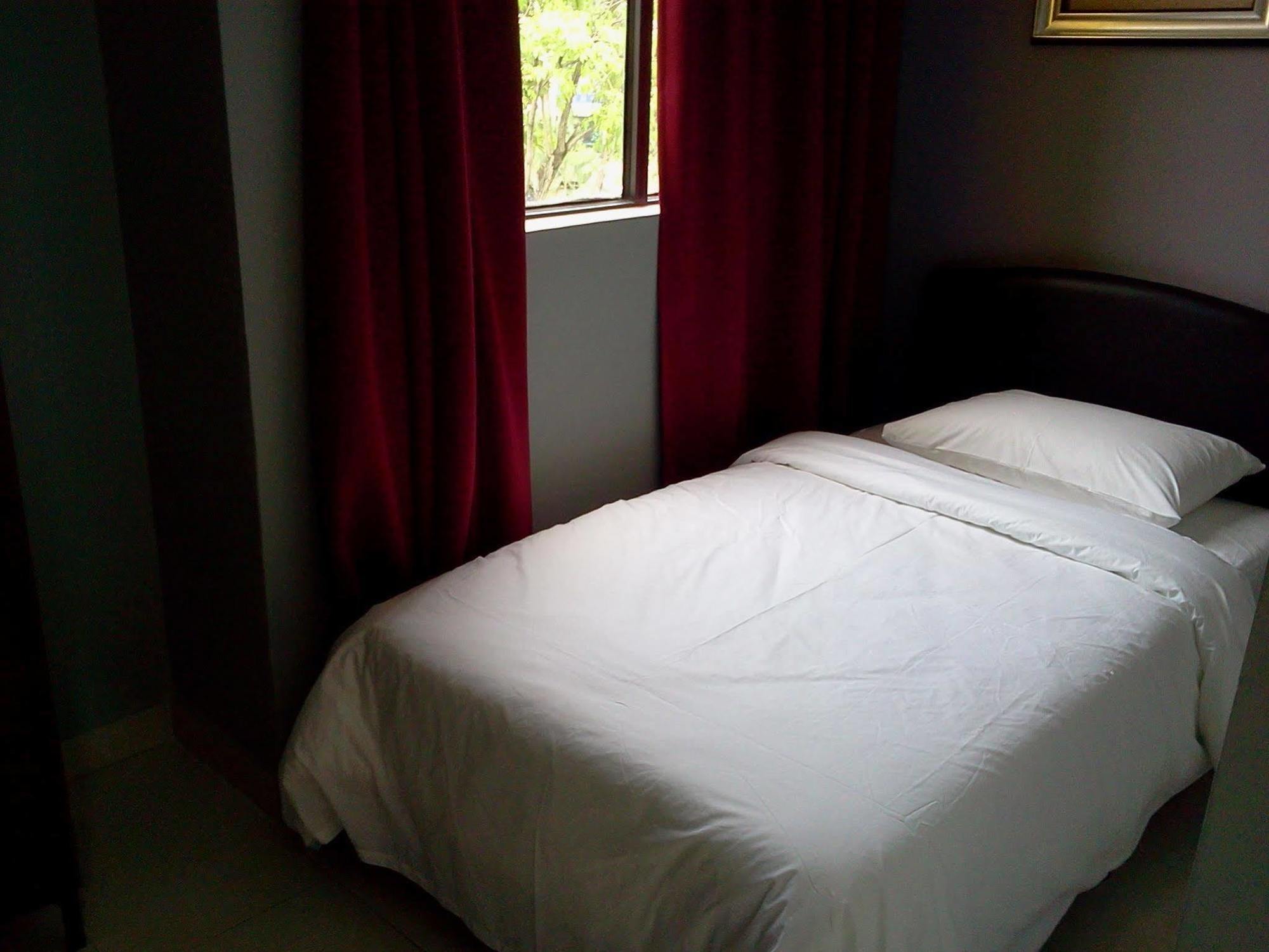 Puteri Ampang Hotel Екстериор снимка